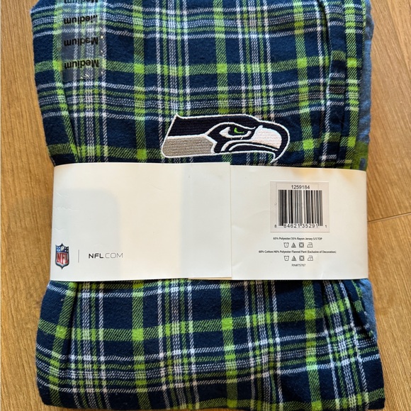 NWT Seahawks pajama set - Picture 3 of 6